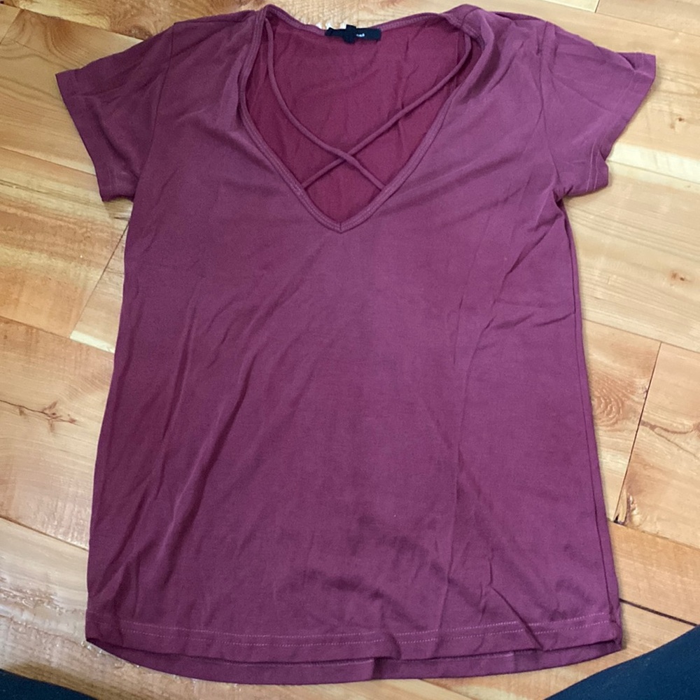 Criss cross neck top. Size med